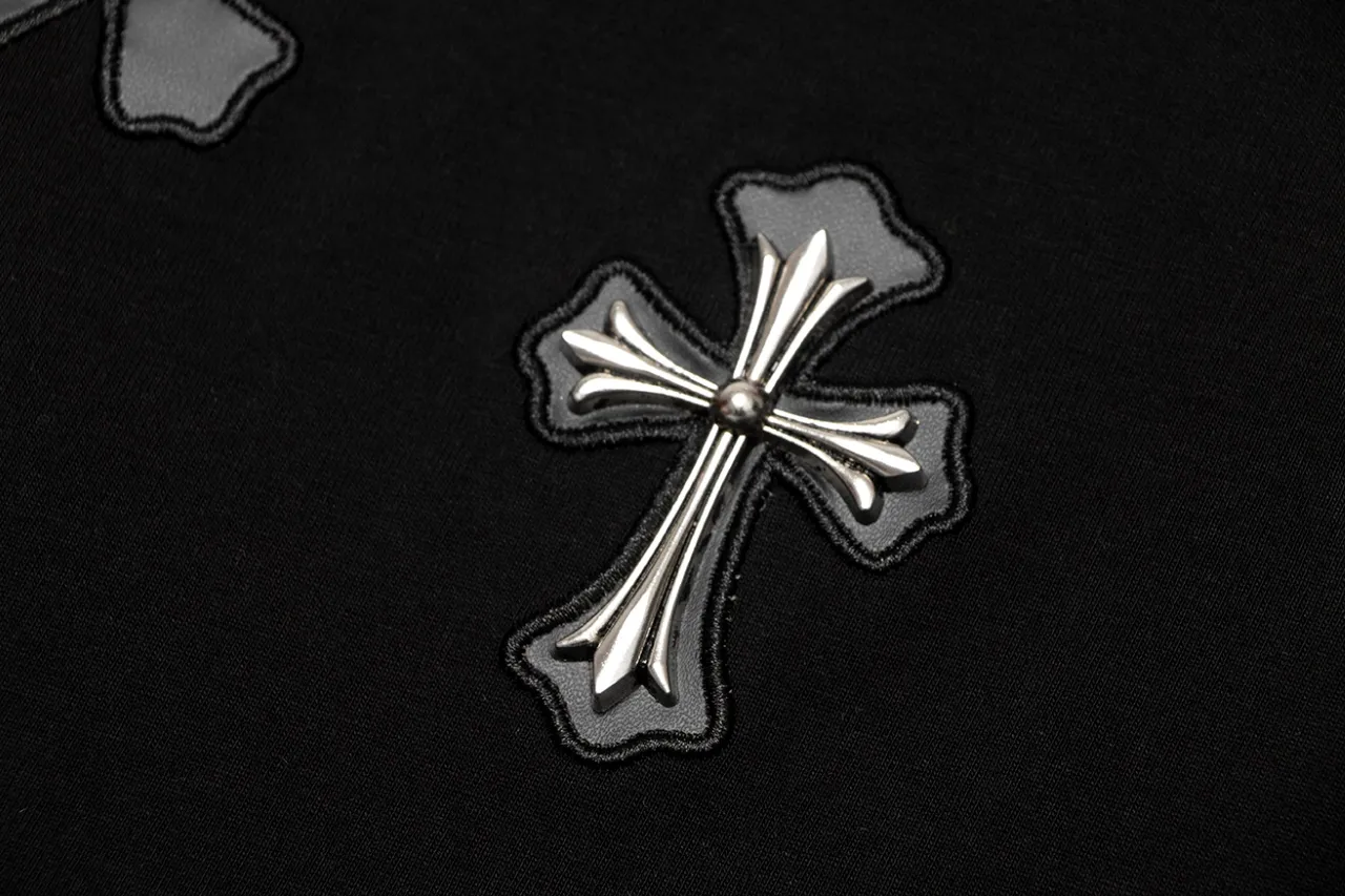 P150 Chrome Hearts Chrome Hearts Iron Cross Short Sleeve Size: SMLXL Color: White Black